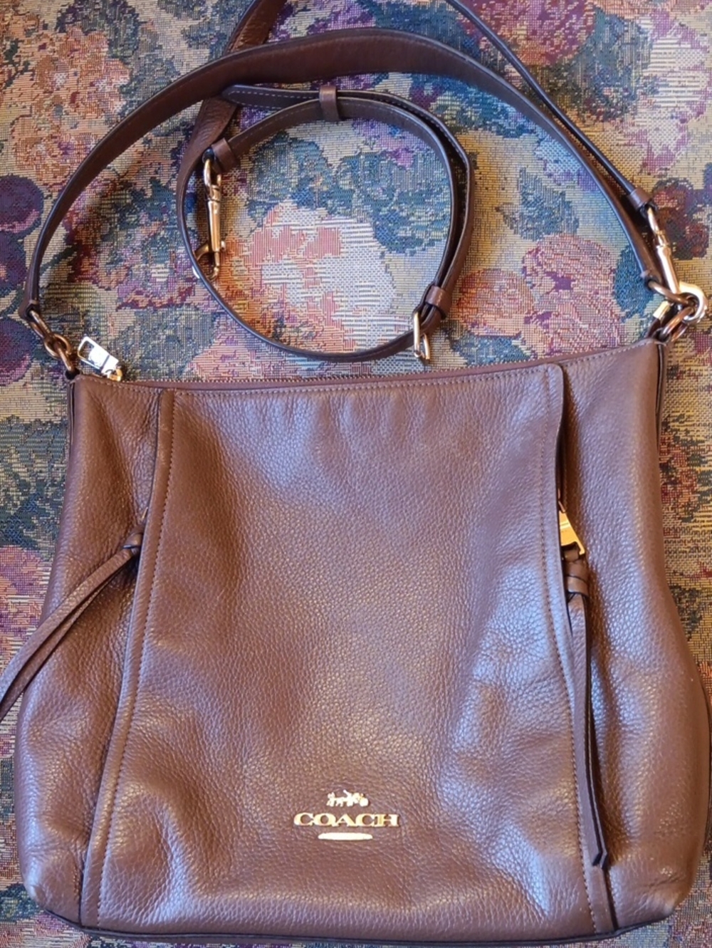 Coach Marlon Hobo Bag. Pebbled Leather.
